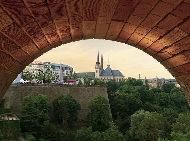 Assurance-vie luxembourgeoise : panorama de la ville de Luxembourg